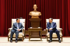 Hanoi leader pledges to boost ties with Laos 