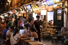 Hanoi to enhance COVID-19 prevention measures in public places