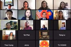 Citizen protection online discussion in US against COVID-19 