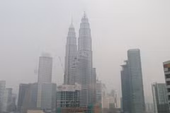 Indonesia assures ASEAN neighbours a haze-free 2017