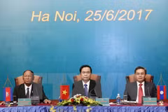 Vietnam, Laos, Cambodia fronts ink agreement at third conference