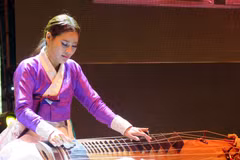 RoK introduces traditional, modern culture in Hoi An