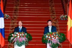 Vietnamese, Lao Prime Ministers agree to lift ties