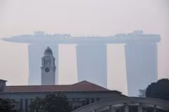 Dozens of Indonesians hospitalised due to smoke from forest fire 