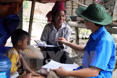 People lend a helping hand to flood victims in north