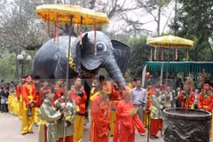 Giong festival attracts visitors