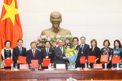 PM pledges continued support for business community