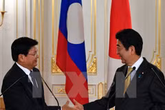 Japanese, Lao PMs hold talks on joint development plan
