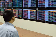 Banking recovery lifts VN-Index