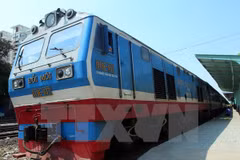 Freight train route links Vietnam with southwest China 