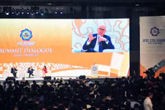 Australian PM talks trade at APEC 2017 in Vietnam