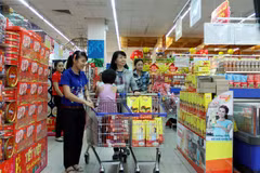 Cities increase goods supply to avoid price shocks before Tet