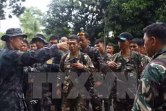 Philippine gov’t, rebel group resume negotiations