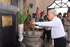 Leaders pay tribute to late Party General Secretary