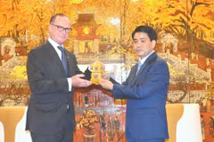 Hanoi chairman bids farewell to outgoing Austrian ambassador