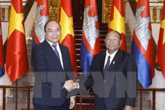 PM Nguyen Xuan Phuc welcomes Cambodian NA President
