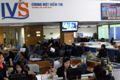 VN-Index edges up at the last minute