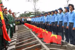 Remains of Vietnamese volunteer soldiers buried at home