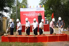 Novaland builds bridges in Dong Thap