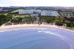 Hotels vie for share of tourism pie
