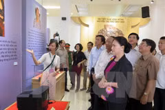 NA leader presents gifts to Heroic Mothers in Quang Nam