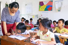 Ministry urges schools not to collect "extra fees"