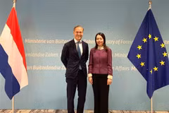 Deputy Minister of Foreign Affairs Nguyen Minh Hang and Prince Jaime de Bourbon de Parme, who is also Climate Envoy of the Netherlands. (Photo: VNA)
