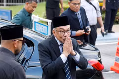 Malaysia's new cabinet to focus on economic recovery: PM