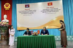 Vietnamese, Cambodian localities step up cooperation