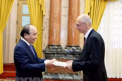 President receives newly-appointed ambassadors of Croatia, Senegal