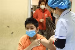 Daily number of COVID-19 cases drops over 1,000 on last day of lunar year