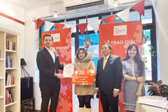 Vietnamese writers honoured for understanding of Poland