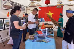 Vietnam attends Fetes Consulaires in Lyon 