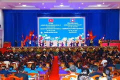 Meeting marks 60th anniversary of Vietnam-Laos diplomatic ties 