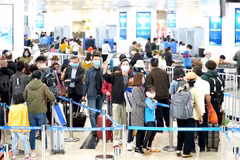Air passengers near pre-pandemic levels