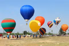 Kon Tum organises first hot air balloon festival