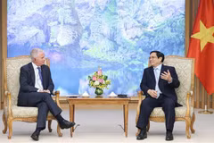 PM calls on Warburg Pincus to increase investments in Vietnam