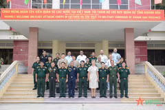 Foreign military attachés visit Military Command of Khanh Hoa province