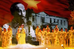 Art performance honours President Ho Chi Minh
