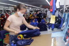 Bright outlook for textile industry but investors should still be cautious 
