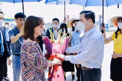 Greek President visits Ha Long Bay