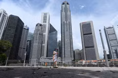 Singapore economy posts 7.6 percent growth in 2021