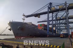 Vietnam receives foreign cargo ships on first day of Lunar New Year