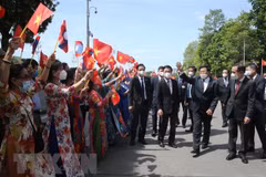 Lao newspaper highlights long-lasting Laos-Vietnam relations