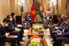 Foreign Minister Bui Thanh Son meets foreign counterparts in New York