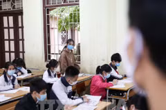 Hanoi suburban schools ready to receive students back, localities begin vaccination for children 