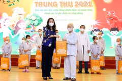 Vice President visits child patients ahead of Mid-Autumn Festival 