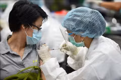 Long-stay foreigners in Thailand required to purchase COVID-19 insurance