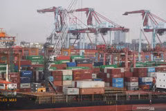 Indonesian economy must grow 6-7 pct. to escape middle-income trap