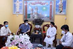 Gov’t officials congratulate Cao Dai followers on biggest festival